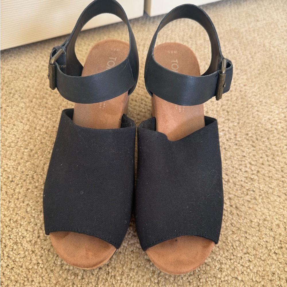 Toms Black and Tan Wedges
